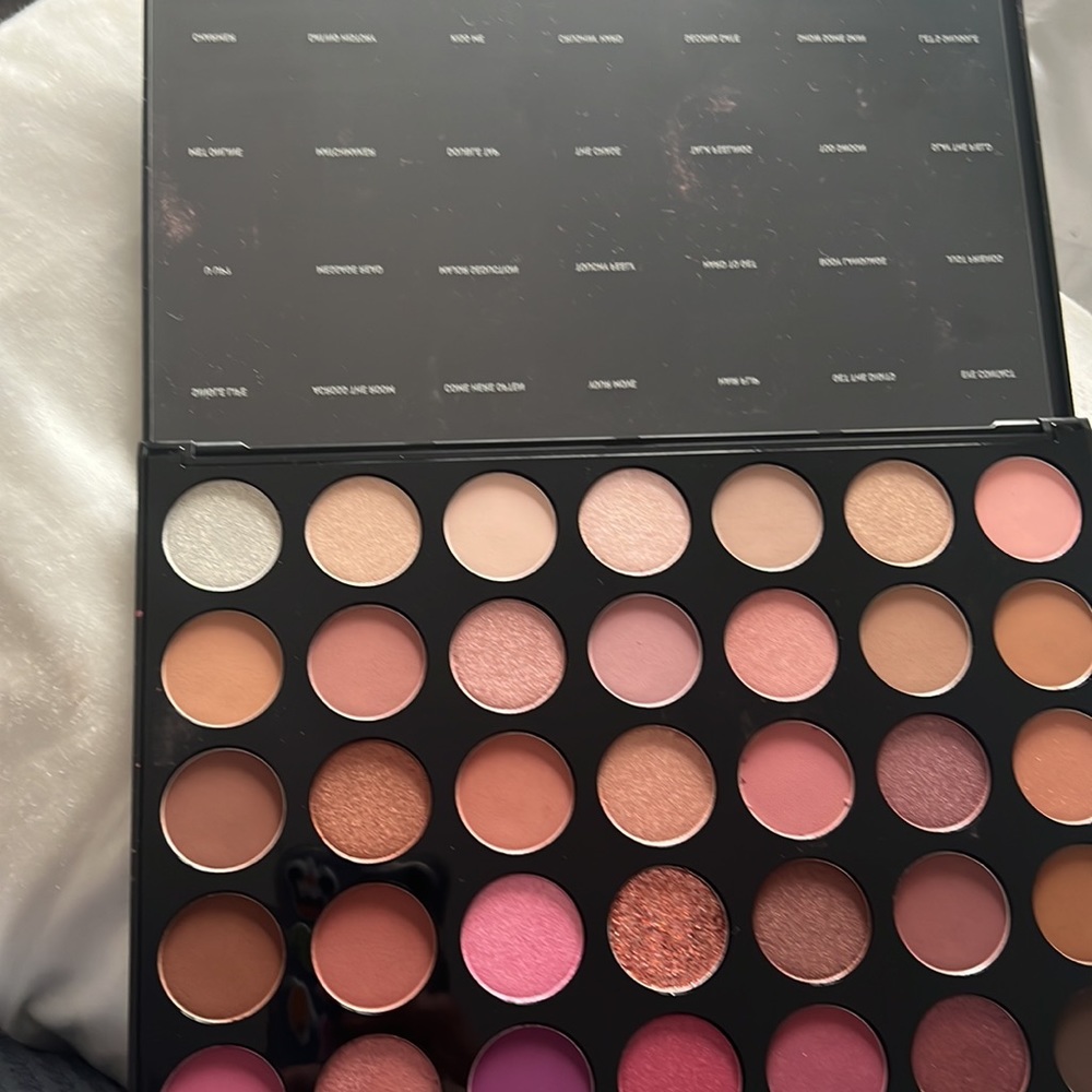 Morphe Natural Flirt Palette - Picture 3 of 4